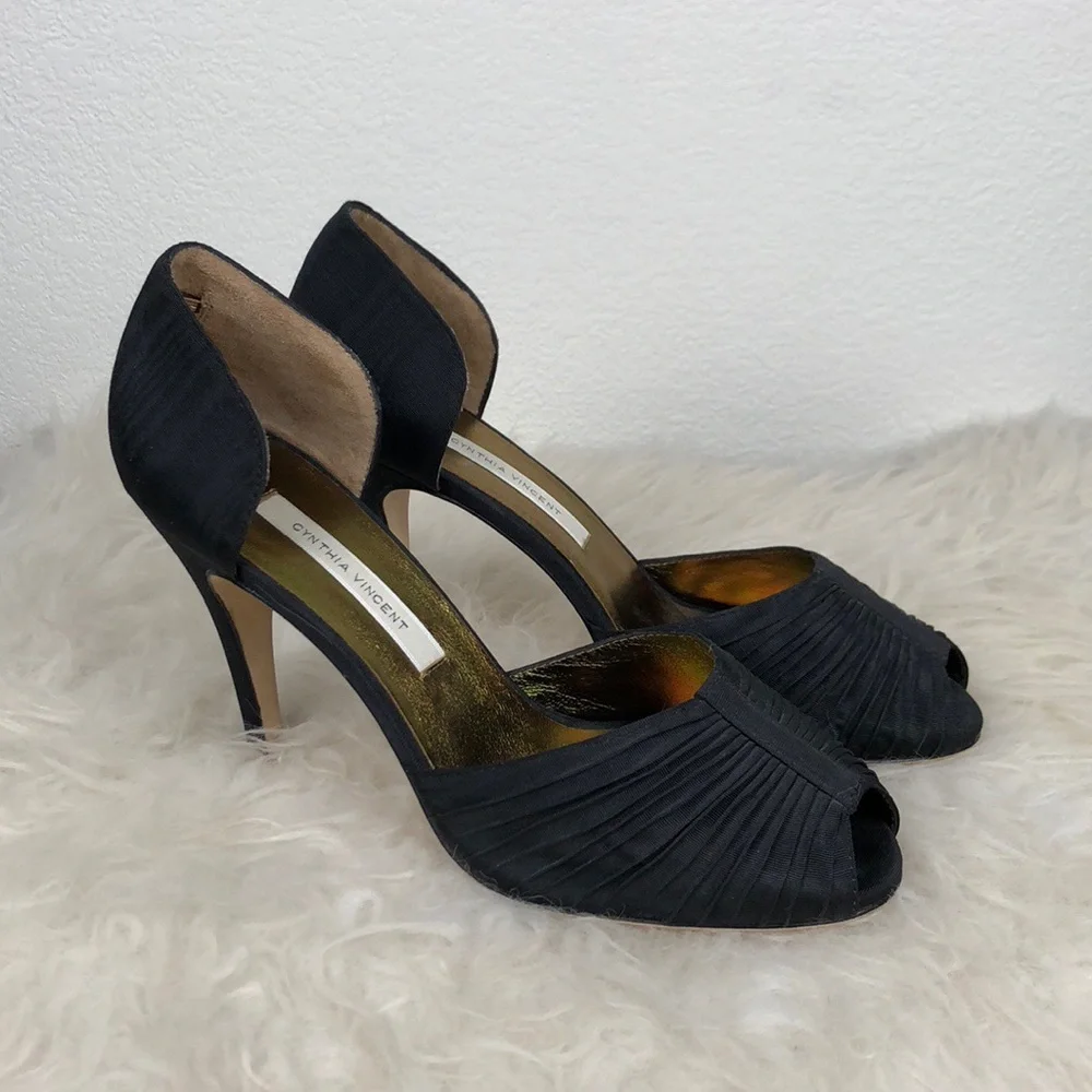 NEW Cynthia Vincent‎ Loreli D’Orsay Pump Black 8